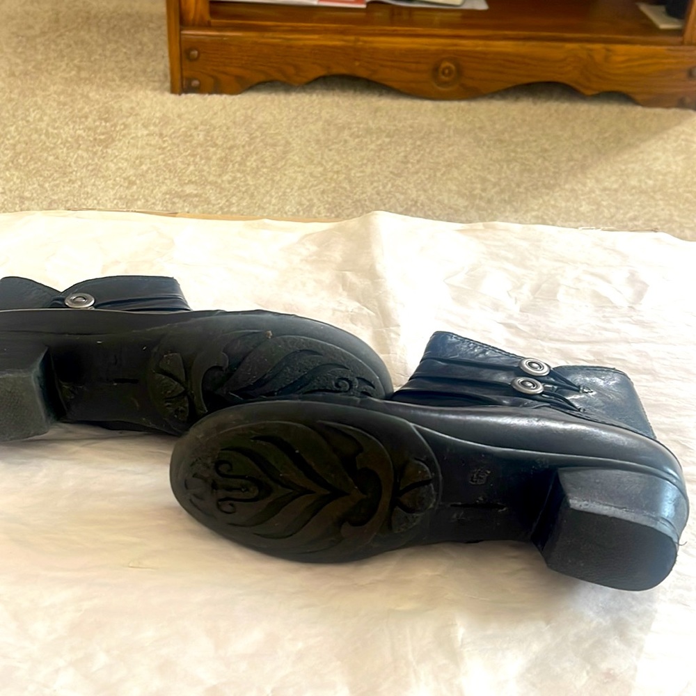 Women’s ankle boots by Remonte. - Picture 3 of 3